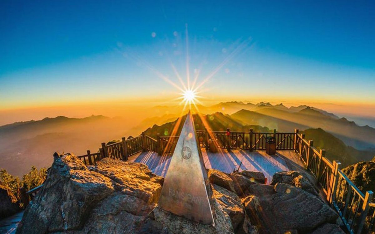 Chinh phục đỉnh Fansipan là một điểm du lịch Sapa 4 ngày 3 đêm