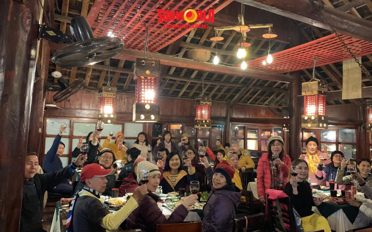 Nhà hàng Sapa: Nhà hàng Red Dzao House