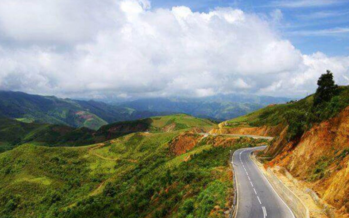 Chinh phục Đèo Ô Quy Hồ khi du lịch Sapa tháng 5
