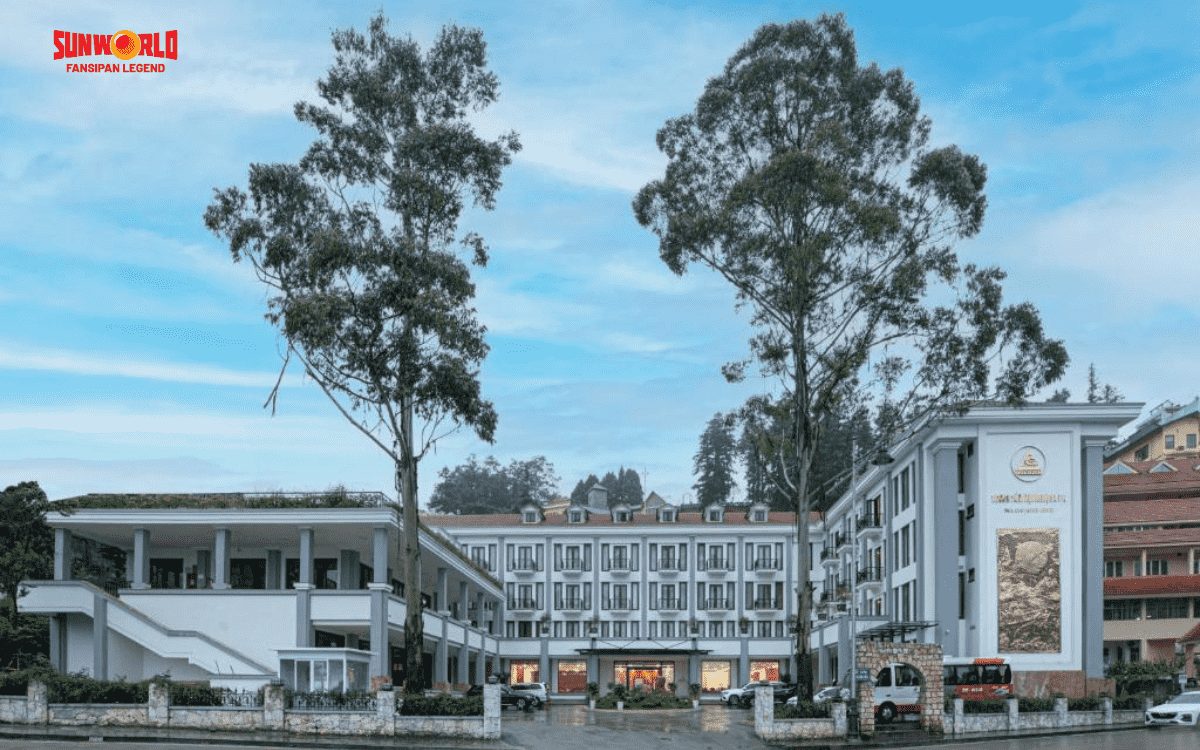 Sapa Green Forest Hotel - Sapa Convention Center: Khách sạn trên Fansipan