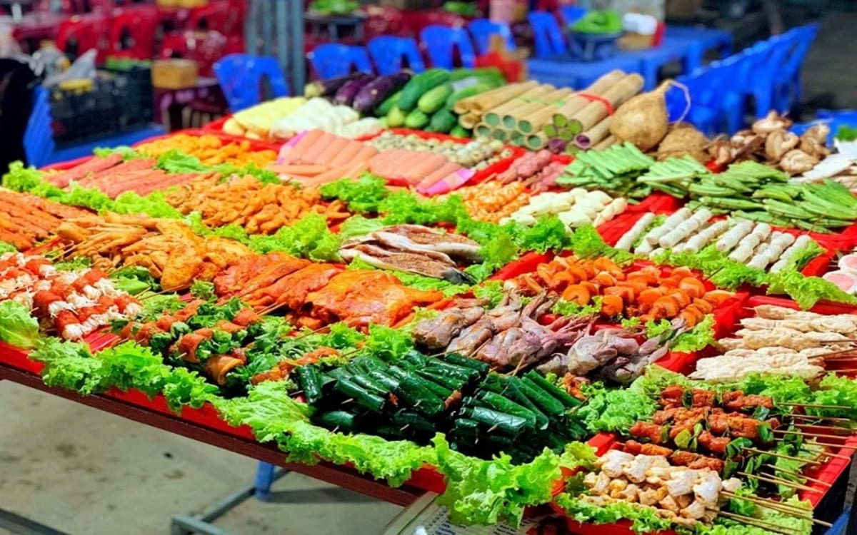 Trải nghiệm ẩm thực đặc sắc tại chợ đêm ở Sapa