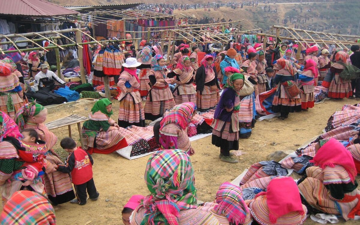 Chợ Phiên Cao Sơn là một trong các chợ phiên Sapa